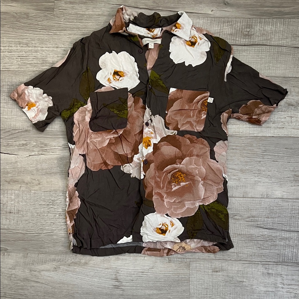 Floral Button-Up Shirt Standard cloth Medium